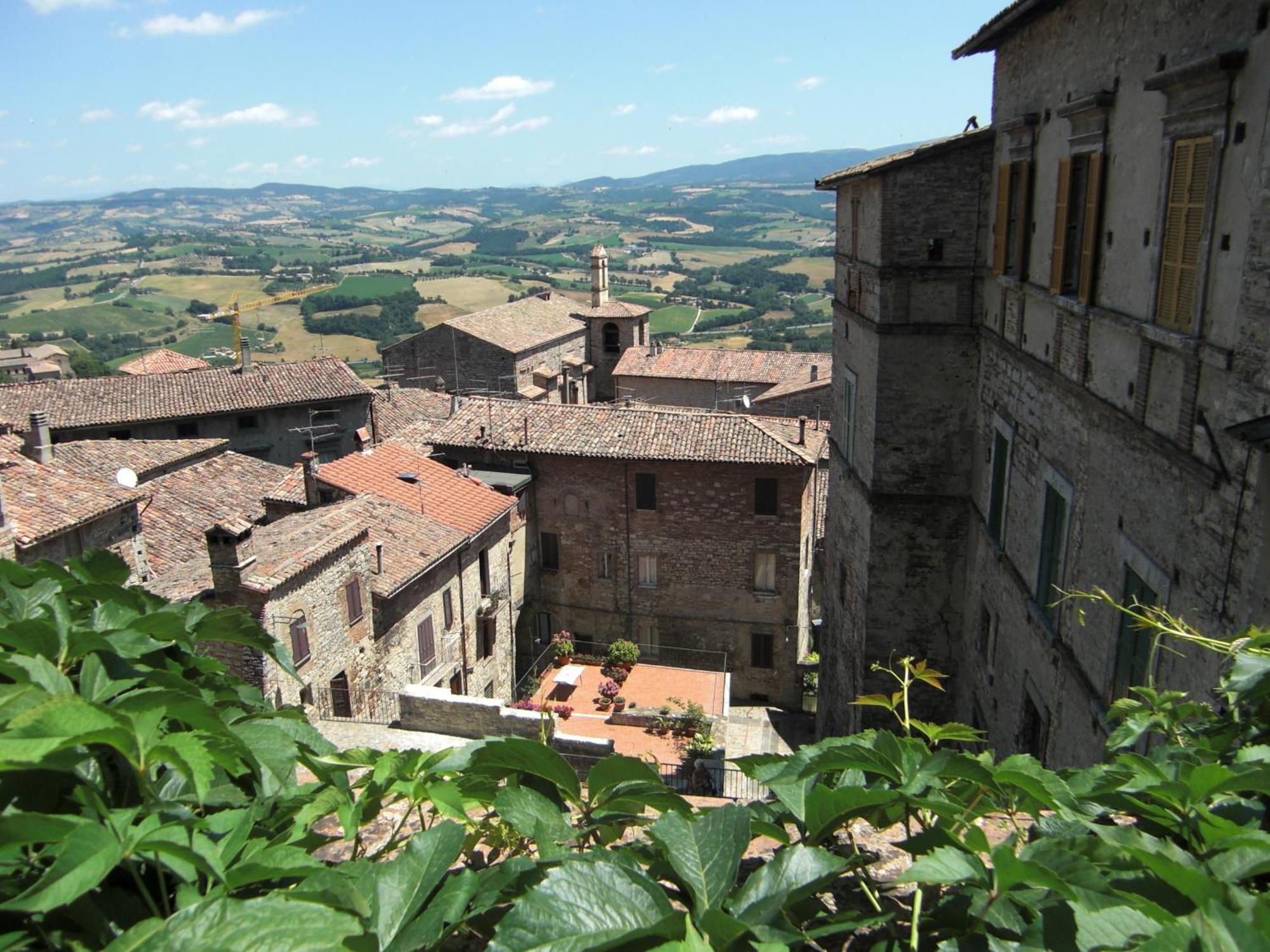 Residenza D'Epoca San Lorenzo Tre Todi Bagian luar foto